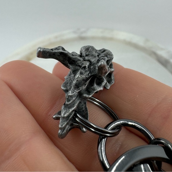 Black Dragon Skull Keychain - Picture 11 of 12